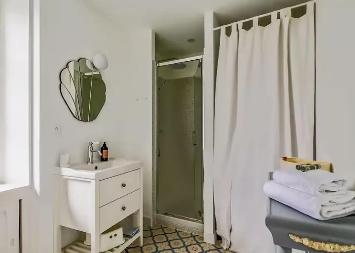 Escapade Belle Epoque, F3 - Ancien Grand - A 50 Metres *